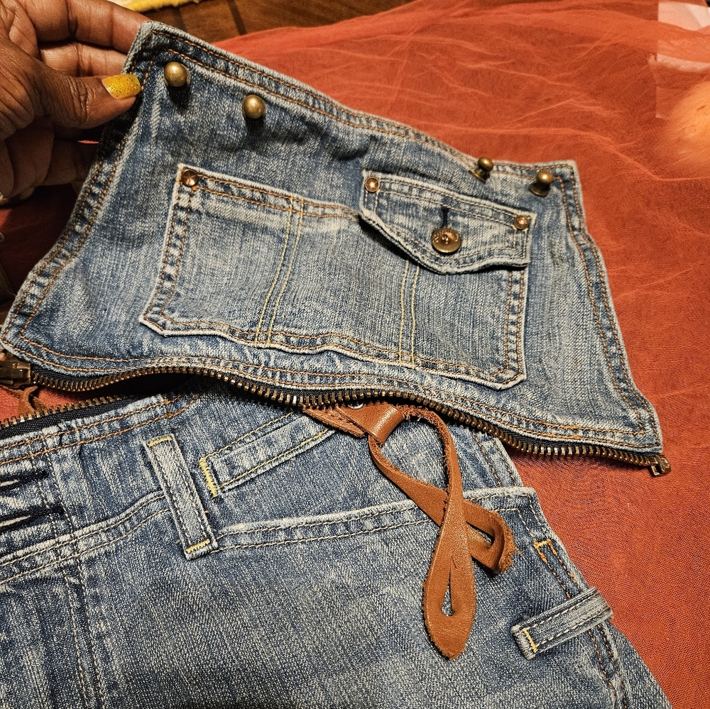 VTG 9 pocket women's denim bibbed overall jeans.